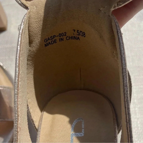 *NWOT* Women's Chinese Laundry Heels - Sz. 7.5 - Picture 3 of 6